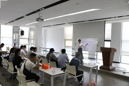 中國發制品行業第二期假發技術修剪培訓圓滿落幕，推動計算機軟硬件輔助設備零售發展